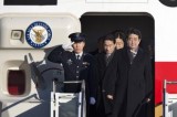 Abe arrives at Andrews Air Force Base for summit talks with Obama
