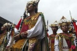 Balinese dancers attend Indonesian royal cremation ceremony