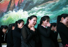 <Kim Jong-il dead> DPRK People Mourn in Beijing