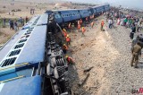 India Train Derailed, 3 Dead