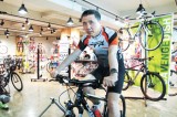 Fighting lung cancer on bicycle