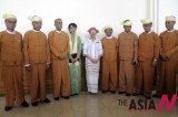 Suu Kyi Meets Leaders Of Shan Ethnic