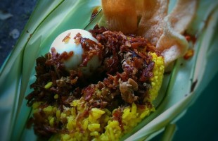 [Indonesia Report] Nasi Kuning, an Indonesian delicacy for breakfast
