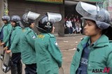 Bangladesh’s Opposition Activists Confront Police At Entrance Of Their Office