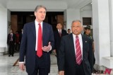 British Defense Chief Visits Jakarta For Talks With His Indonesian Counterpart