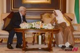 Kuwait’s Emir Jaber Al-Ahmad Al-Sabah meets Palestinian President
