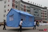 Chinese students set up tents for study in quake-hit Lushan County