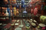 Visitors look at jade artworks of China at renowned Mumbai musuem(CSMVS)