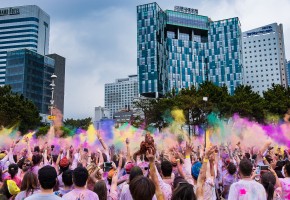 Celebrating Holi – ‘the festival of colors’ in Busan