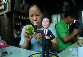 Chinese artist crafts figures of G20 leaders from rice