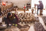 Villagers shake off poverty by making replica Terracotta Warriors in Shaanxi