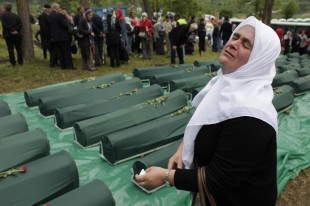 Bosnia mass funeral222