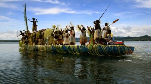 Lake Sentani Festival (Photo: www.fotocommunity.com)