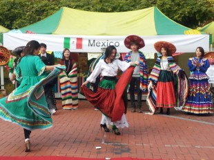 Mexican Dance in Mexico Booth, KU ISF (Photo: Meidyana Rayana)