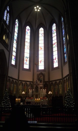 Isle for Christmas Mass in Myeondong Cathedral Church (Photo: Nadezda Medvedeva)