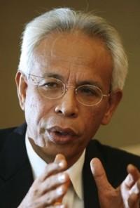 Shahrir explaining it is not the Chinese to be blamed