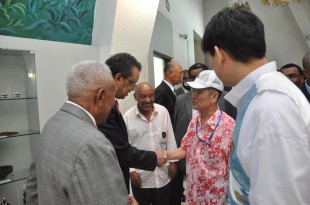 Dr. Tedros greeting an Amharic speaking Korean who was a translator to the Ethiopian veterans from