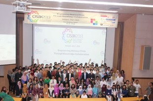 CISAK 2013 Participants and Keynote Speakers, Mr. Ilham Habibie and MR. Ridwan Kamil take picture at the end of the conference