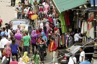 Jalan Masjid India crowed with shoppers shop for their clothes and others necessary for upcoming Hari Raya Aidilfitri