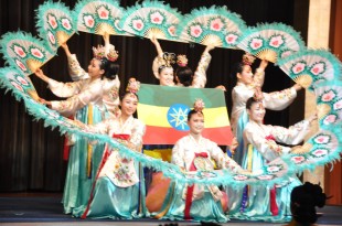 The Korean colorful cultural dance