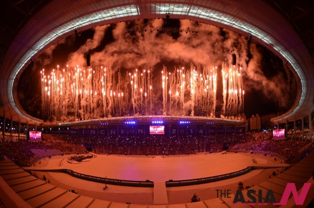 The opening ceremony of the 17th Asian Games (Photo : Xinhua)