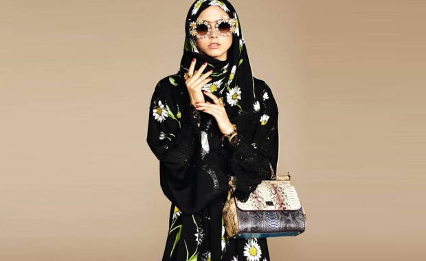 A model wears the traditional hijab and abaya, in D&G style. (photo: Dolce & Gabbana)