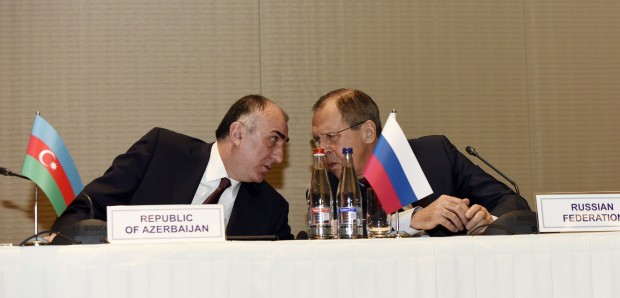 BAKU, April 7, 2016(Xinhua) -- Azerbaijani Foreign Minister Elmar Mammadyarov (L) talks with Russian Foreign Minister Sergey Lavrov at a press conference after a trilateral meeting in Baku, Azerbaijan, on April 7, 2016. Russia will make every effort to promote its initiatives in the settlement of the Nagorno-Karabakh conflict between Armenia and Azerbaijan, Russian Foreign Minister Sergey Lavrov said here Thursday. (Xinhua/Tofik Babayev)