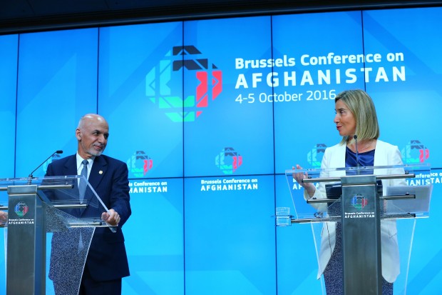 (161006) -- BRUSSELS, Oct. 6, 2016 (Xinhua) -- Afghan President Ashraf Ghani (L) and Federica Mogherini, High Representative of the European Union for Foreign Affairs and Security Policy, attend a press conference after a two-day conference on Afghanistan, Brussels, Belgium, on Oct. 5, 2016. The international donors on Wednesday pledged to provide 15.2 billion U.S. dollars in support of Afghanistan's development priorities for the period 2017-2020 at the two-day Conference on Afghanistan here that ended Wednesday.  (Xinhua/Gong Bing) (dtf)