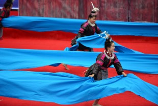 QIANDONGNAN, Oct. 12, 2016 (Xinhua) -- Performers present traditional costumes of Miao ethnic group in Jianhe County, southwest China's Guizhou Province, Oct. 12, 2016. Teams from 15 townships under Jianhe County participated in the show to present traditional costumes. (Xinhua/Yang Wenbin) (zyd)