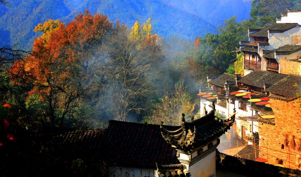 WUYUAN, Dec. 9, 2016 (Xinhua) -- Photo taken on Dec. 8, 2016 shows the autumn scenery in the ancient village of Huangling in Wuyuan County, east China's Jiangxi Province.  (Xinhua/Shi Guangde) (zwx)