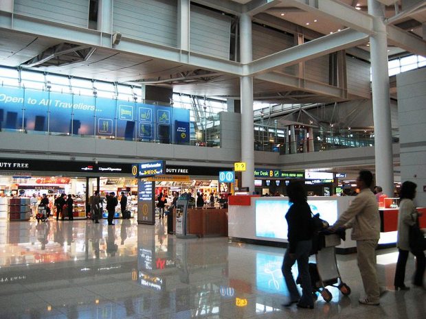 800px-korea-incheon-international-airport-boarding-lobby-duty-free-shop