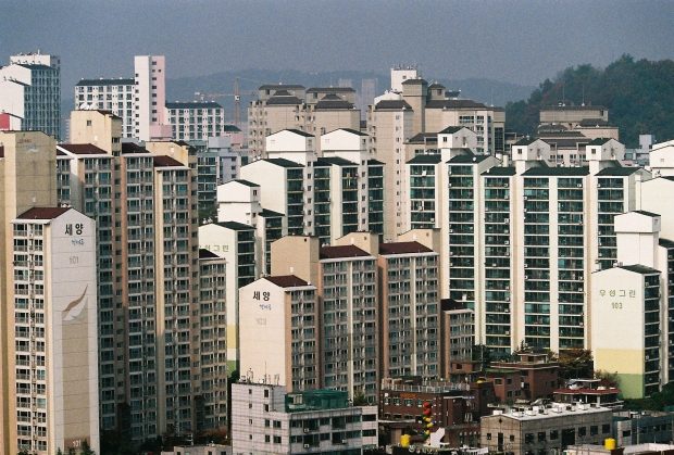 high_rise_apartments_in_jangandong_dongdaemun-gu_seoul_south_kor