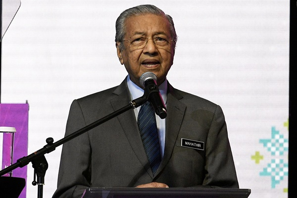 Dr Mahathir addressing the 2019 World Tourism Conference (BERNAMA)