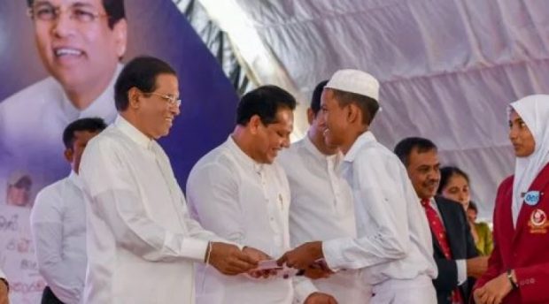 Sirisena presenting awards and certificates to the winners of inter-school competition – The Government Official News Network