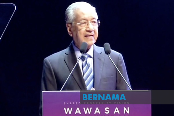 Dr Mahathir launching the WKB2030 (Bernama)