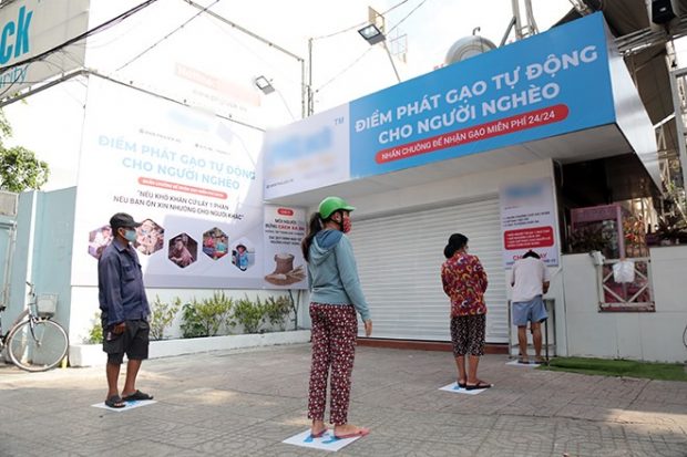 "Rice ATM" launched in Vietnam to help the disadvantaged (Facebook Redfish)