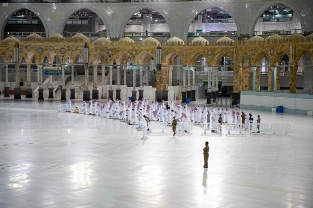 Restricted prayers at the Grand Mosque in Makkah (SPA)