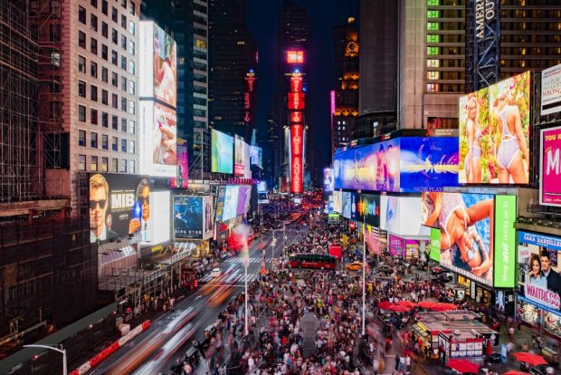 Samsung Installs Momentous New LED Displays in the Heart of New York`s Times Square (Samsung)