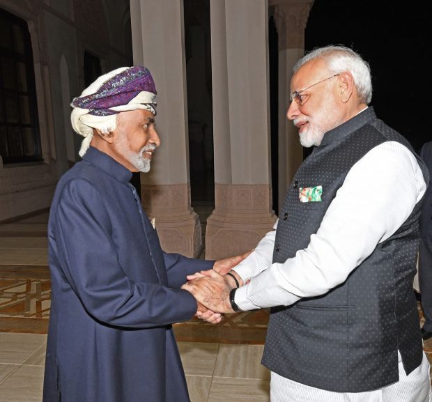 Sultan Qaboos with India's PM Modi (Oman)