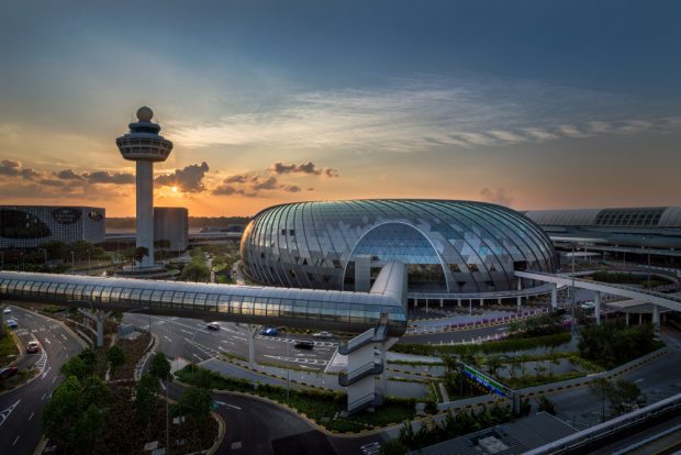 Temporary closure of Jewel Changi Airport and restricted access to Changi Airport passenger terminal buildings  (Twitter)