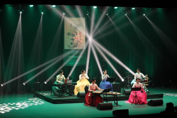 Korean enthralling the audience with traditional music 