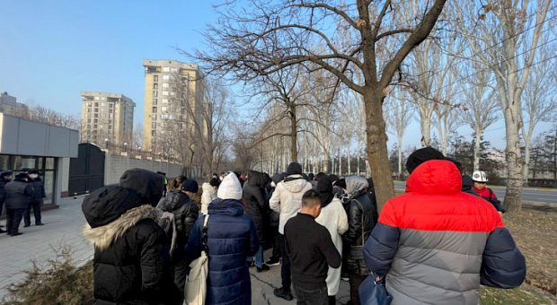 Protestors in Bishkek call for release of Kyrgyz musician held in Kazakhstan