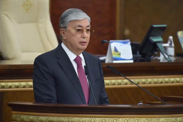 Tokayev addressing the parliament (Kazinfo)