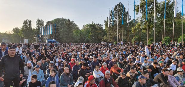 Thousands fill the square to perfrom Eid prayers in Bishkek 