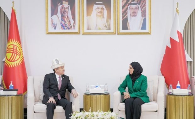 Bahrain's Speaker Fawzia Zainal with Kulubaev (BNA)