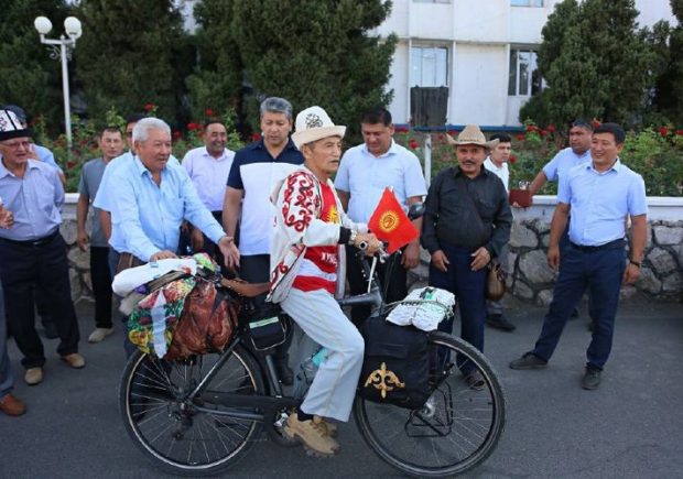 Mamyt Tashtanov sets out on his incredible ride (Kabar)