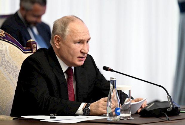 Putin addressing the summit (Kabar)