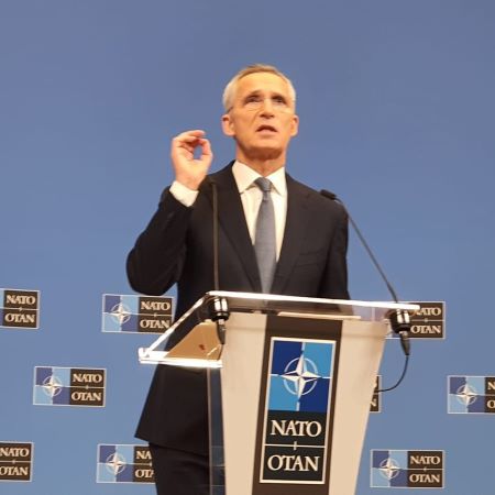 Stoltenberg addressing the conference in Brussels 