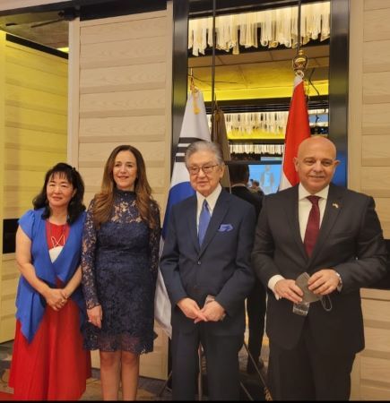  Cherry with the Egyptian ambassador in Korea, his wife and Chairman Park Dong-seok